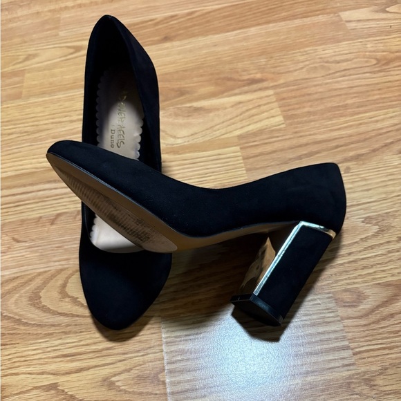 Head over to Heels size 6 suede with gold accents - Picture 1 of 5